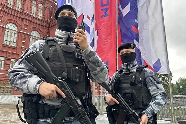 Росгвардия обеспечила безопасность на праздновании Дня города в Москве 