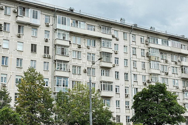 На Комсомольском проспекте обновят девять жилых домов