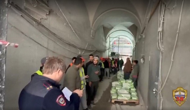В центре Москвы полицейскими осуществлена проверка соблюдения миграционного законодательства на строительных объектах и предприятии общественного питания