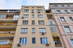 Масштабный ремонт жилого дома завершится в районе